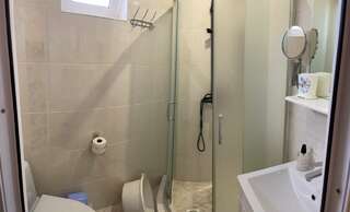 Гостевой дом Гостевой дом Вишневских Судак Апартаменты с 2 спальнями-2